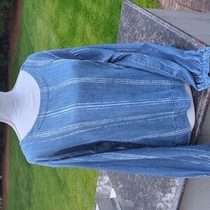 ANTHROPOLOGIE cloth & stone stripe Lightweight Blue Jean Material Top Med 8/10